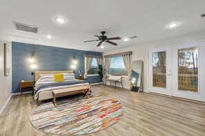 4 bedrooms, iron/ironing board, WiFi, bed sheets - The Dock House (Savannah)