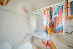 Handtücher, Seife, Shampoo, Toilettenpapier