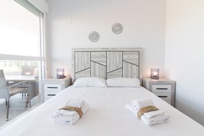 2 habitaciones, tabla de planchar con plancha y wifi gratis 
