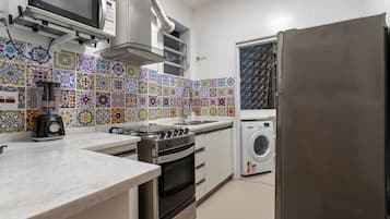 Fridge, microwave, oven, stovetop