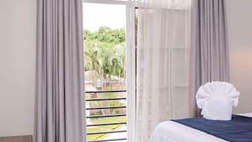 1 bedroom, desk, laptop workspace, free WiFi