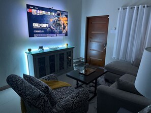 Smart TV, videogiochi, libri