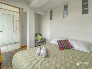 3 bedrooms, WiFi, bed sheets