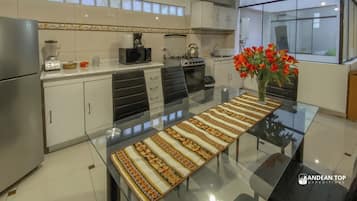 Microwave, oven