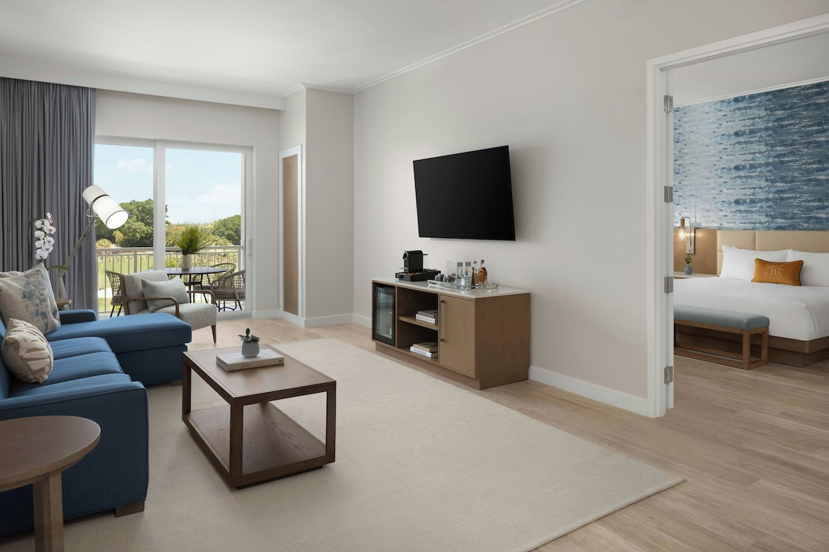 Presidential Suite, 1 Bedroom, Pool View | Premium bedding, pillowtop beds, in-room safe, desk