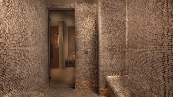Couples treatment room(s), sauna, steam room