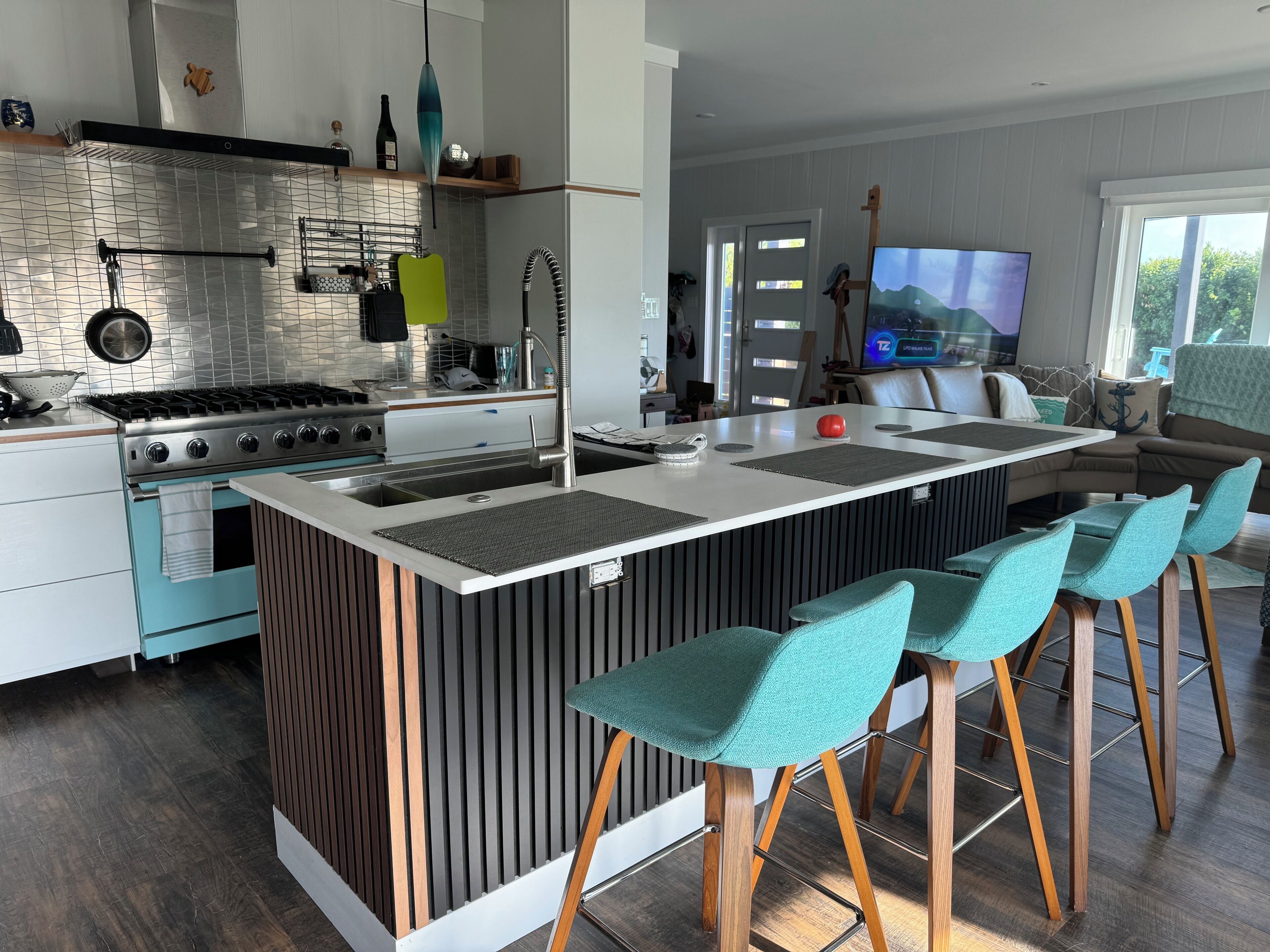 ثلاجة، ميكروويف، فرن، موقد طهي مسطح