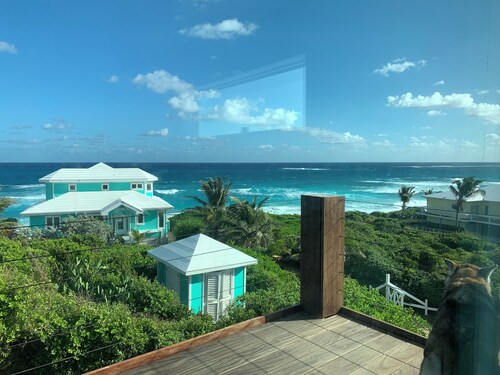 SUMMER; Gorgeous, Stylish and everything you want on Great Guana Cay!