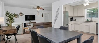 Blue Park Nest | 3 BR 2 BA