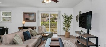 Blue Park Nest | 3 BR 2 BA