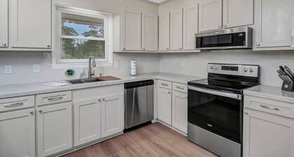 Blue Park Nest | 3 BR 2 BA