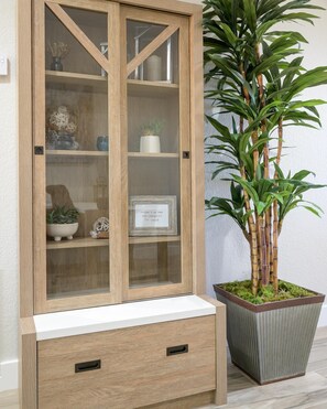 Interior - CASA PRIMO - Anasazi- Updated Penthouse with Views of the Mountains (Phoenix, Arizona)