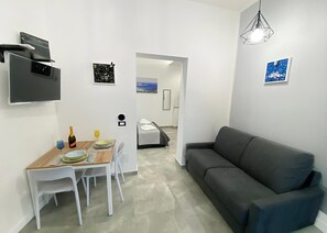 TV - Blue Wave - Cozy and comfortable apartment with sea view.  (Palermo)