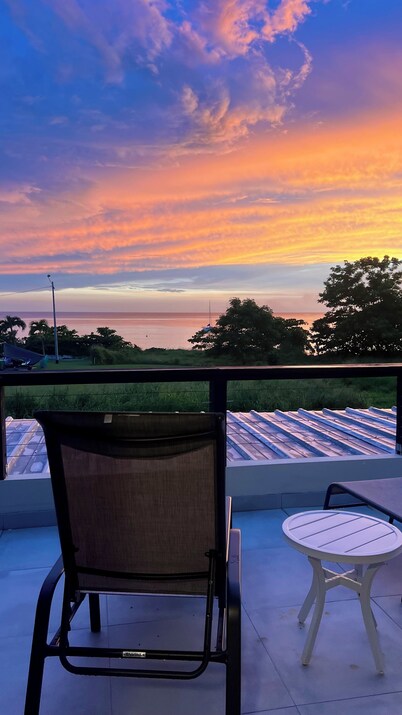 Luxurious Oceanside 3-bedroom in Rincon with AC, WiFi, King Beds, walk to town!