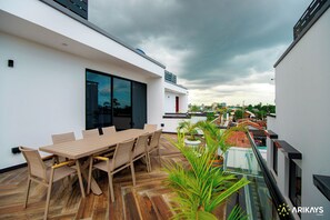 تناول الطعام بالخارج