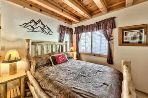 3 bedrooms, desk, iron/ironing board, travel cot