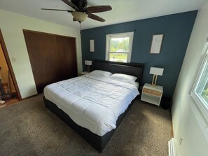 3 bedrooms, desk, iron/ironing board, travel cot