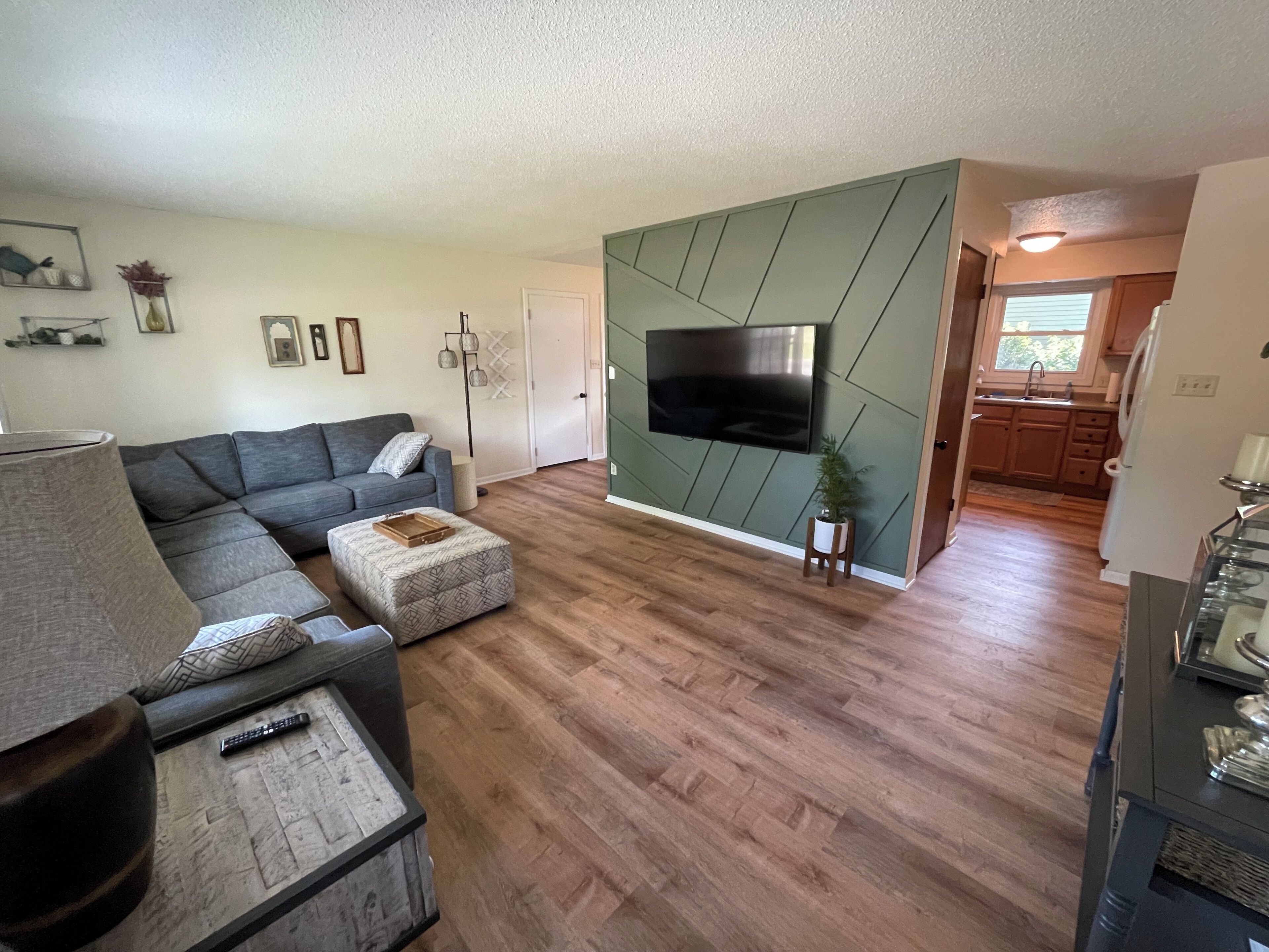 Smart-tv en een computerscherm