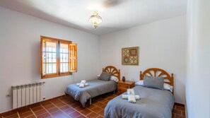 5 bedrooms, iron/ironing board, travel cot, WiFi - Huerta Abuela María Archidona by Ruralidays (Málaga)