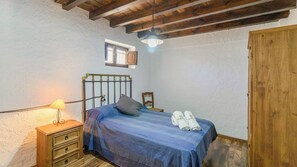 9 bedrooms, iron/ironing board, travel cot, WiFi - Combinación Serval y Pedrizas Montefrío by Ruralidays (Granada)