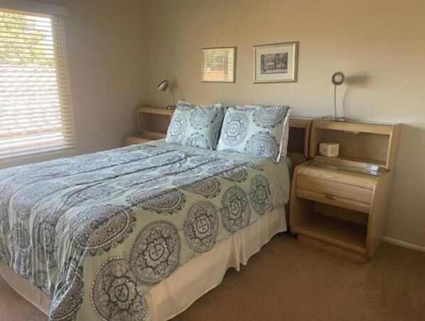 3 bedrooms, desk, iron/ironing board, free WiFi