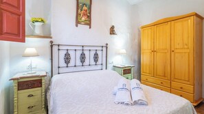 1 bedroom, iron/ironing board - El Alambique Frigiliana by Ruralidays (Málaga)