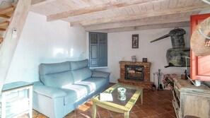 Televisión, chimenea