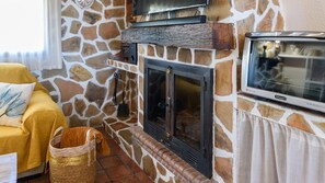 TV, fireplace, DVD player, stereo