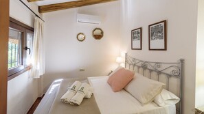3 bedrooms, iron/ironing board, travel cot, WiFi