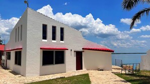 Deluxe Villa, Balcony, Lagoon View | Free WiFi - Bacalar My Love Front Laguna (Bacalar)