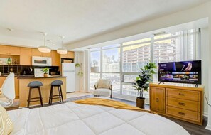 1 Schlafzimmer, Schreibtisch, Bügeleisen/Bügelbrett, Reisekinderbett