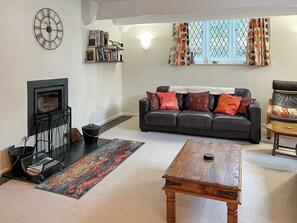 TV - 3 bedroom accommodation in Dorchester (Dorchester)
