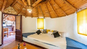 1 bedroom, travel cot, WiFi