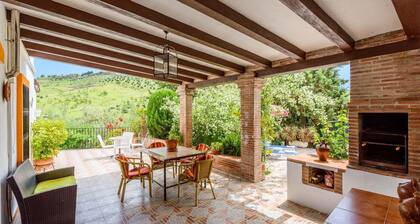Cortijo los Valles Alozaina by Ruralidays