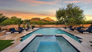 Piscine extérieure, piscine chauffée