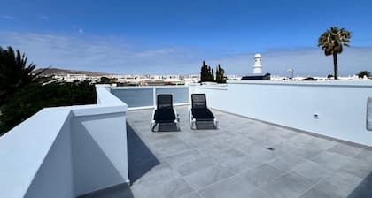 Charming 3-bedroom villa with heated swimming pool , AC throughout and WiFi