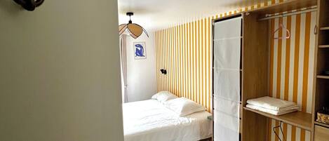 1 bedroom, iron/ironing board, WiFi, bed sheets