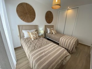 2 bedrooms, iron/ironing board, WiFi, bed sheets - Villa with jacuzzi, Golf Vistabella (Orihuela)