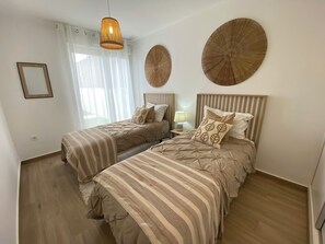 2 bedrooms, iron/ironing board, WiFi, bed sheets - Villa with jacuzzi, Golf Vistabella (Orihuela)