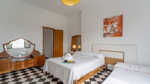 5 dormitorios, cuna de viaje, wifi