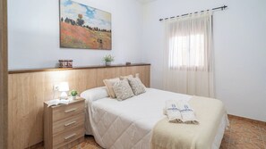 4 bedrooms, iron/ironing board, travel cot, WiFi