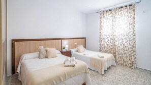 4 Schlafzimmer, Bügeleisen/Bügelbrett, Reisekinderbett, WLAN