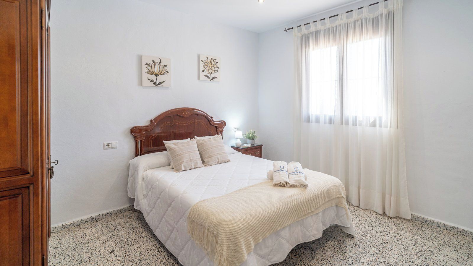 4 dormitorios, tabla de planchar con plancha, cuna de viaje y wifi