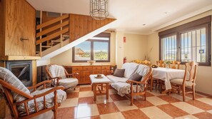 Interior - Villa Cuesta Colorada Huétor Santillán by Ruralidays (Granada)