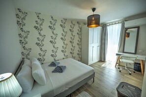 2 bedrooms, desk, iron/ironing board, free WiFi