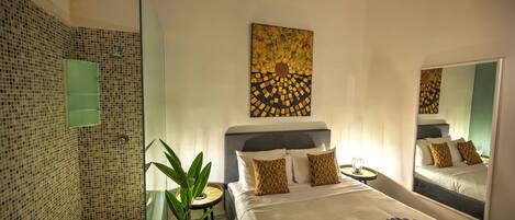 Iron/ironing board, free WiFi, bed sheets