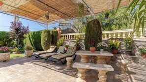 Outdoor dining - Casa Rural Rizao Nigüelas by Ruralidays (Granada)
