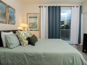 3 chambres, fer et planche à repasser, lit de bébé portatif