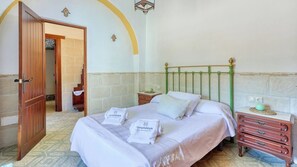 3 bedrooms, iron/ironing board, WiFi