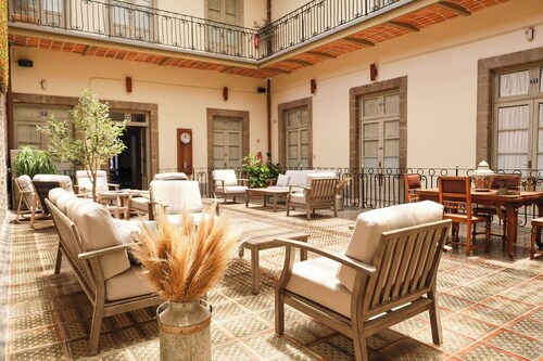 CASA SAUTO 12 Historic 1 BR with balconies and Rooftop next to Zocalo